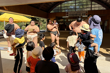 中村部屋相撲合宿-和気町の子供達と3